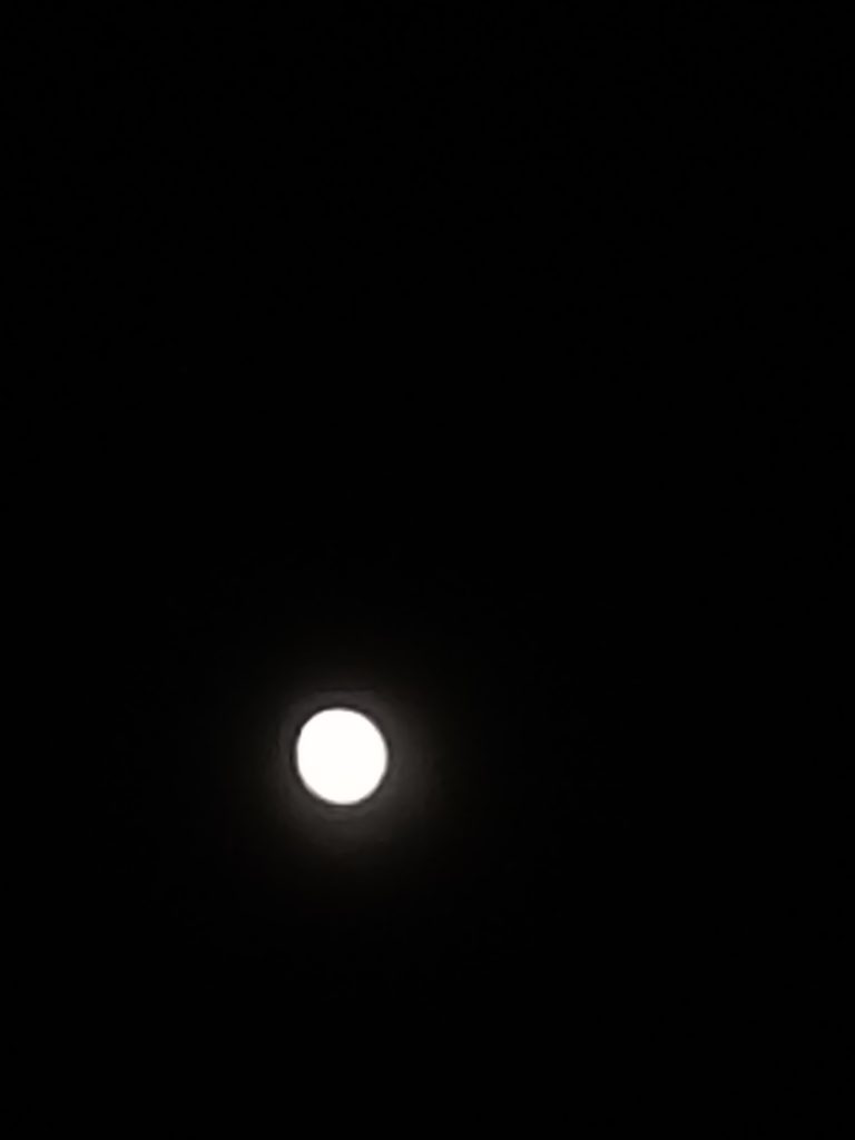 La Luna te susurra